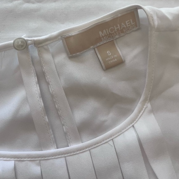 Michael Kors White Pleated Tank Top - Picture 2 of 4